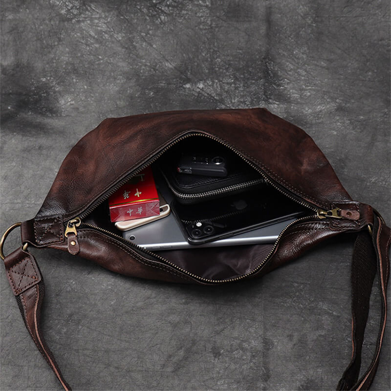 Herren Brusttasche Leder Vintage Umhängetasche für Alltag in 2 Farben