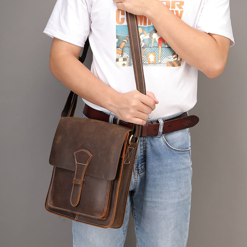 Umhängetasche Herren klein Vintage Leder Hochformat Ledertasche braun und schwarz