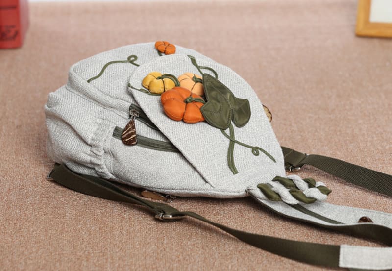 klein Damen Rucksack weiß Canvas landhausstil mit Kürbis