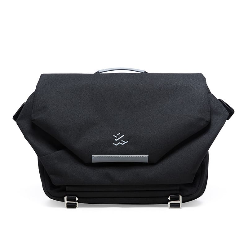 messenger bag outdoor